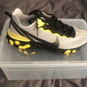 Mens tennis shoes